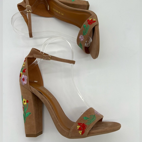 Shoe Republic LA Heeled Sandals Sz 8 Tan Floral Embroidered Ankle Strap - Picture 15 of 16